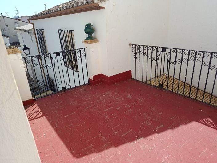 Image No.4-7 Bed Townhouse for sale