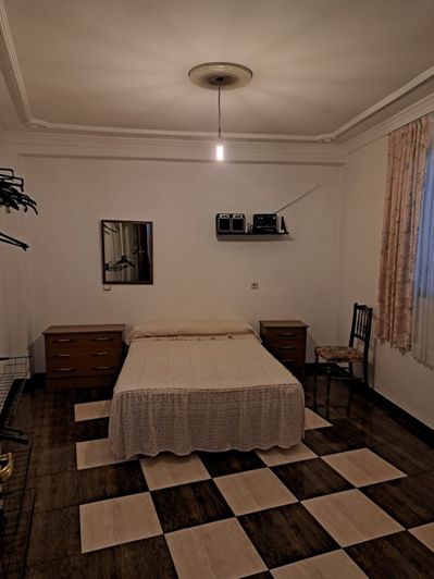 Image No.13-5 Bed Townhouse for sale