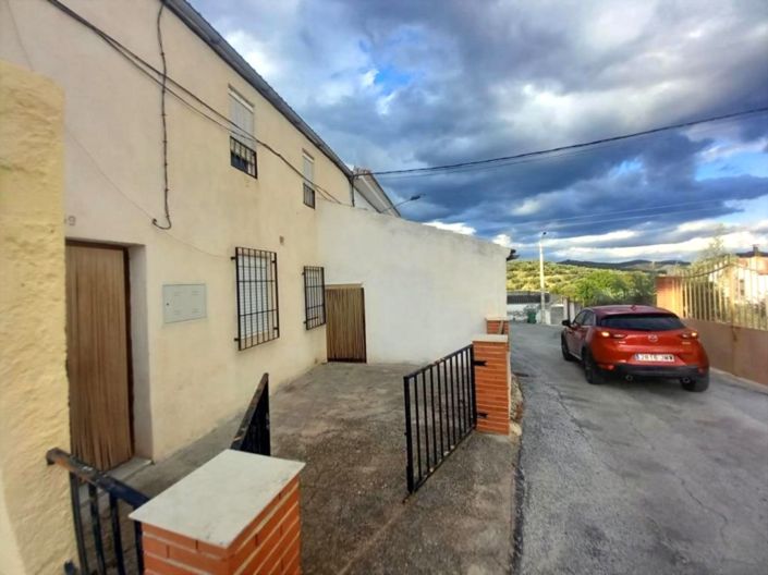 Image No.4-3 Bed Townhouse for sale