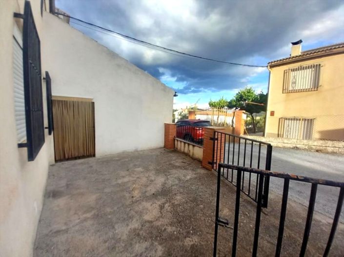 Image No.7-3 Bed Townhouse for sale