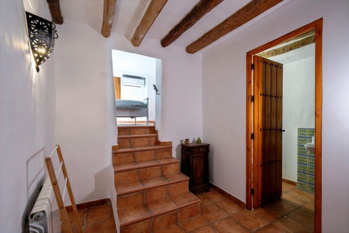 Image No.14-5 Bed Townhouse for sale