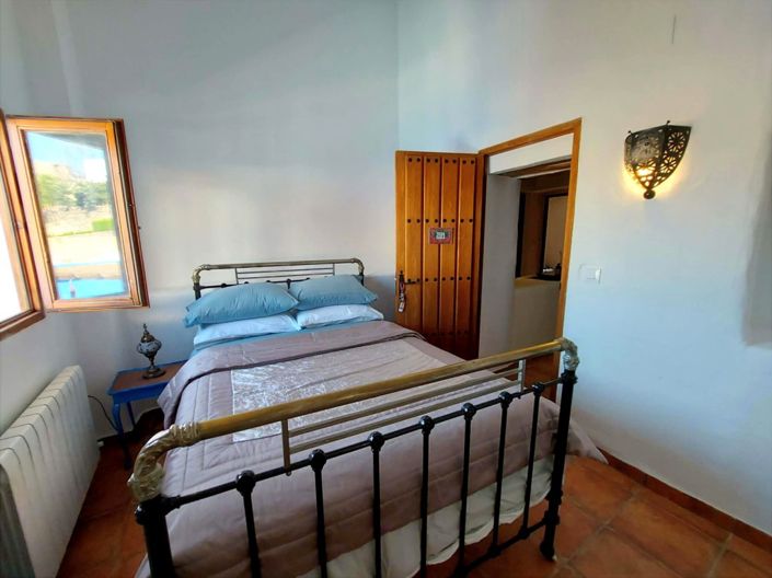 Image No.23-5 Bed Townhouse for sale