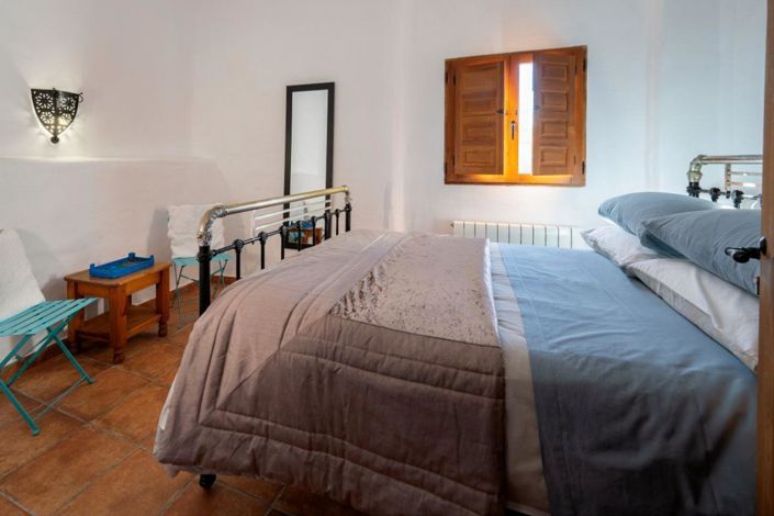 Image No.24-5 Bed Townhouse for sale
