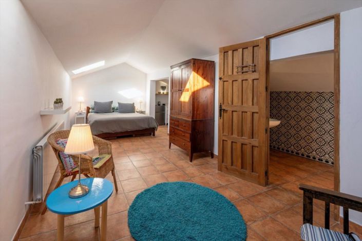 Image No.28-5 Bed Townhouse for sale