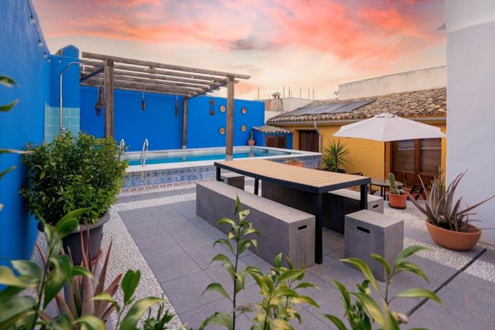 Image No.37-5 Bed Townhouse for sale
