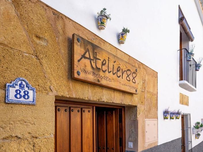 Image No.42-5 Bed Townhouse for sale