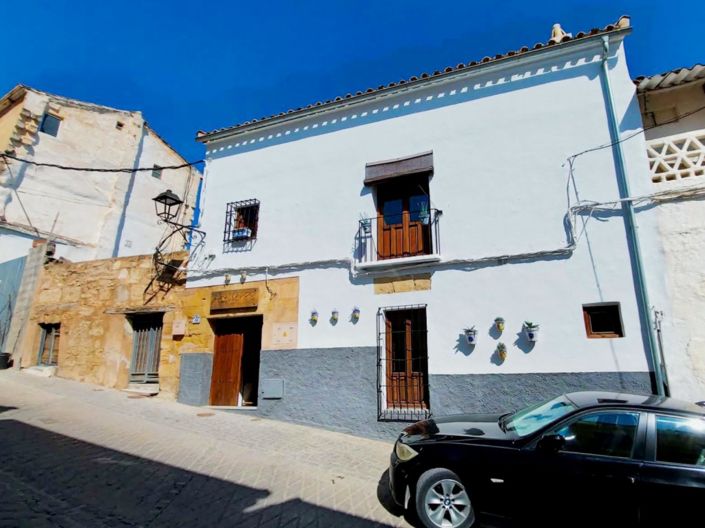 Image No.45-5 Bed Townhouse for sale