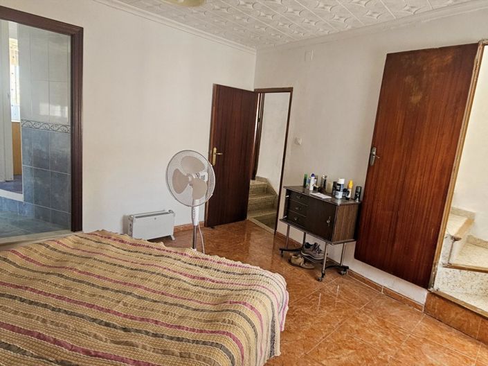 Image No.27-2 Bed Townhouse for sale