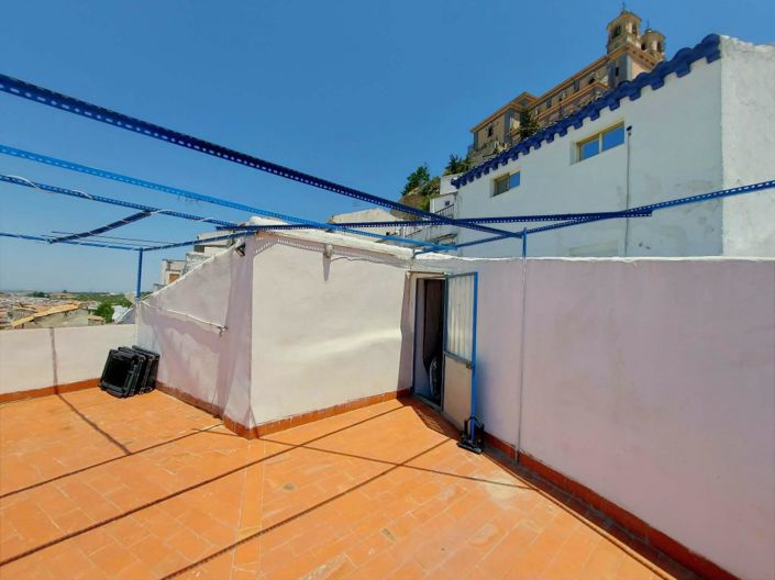 Image No.29-2 Bed Townhouse for sale