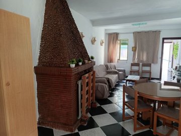 full145247366869348
