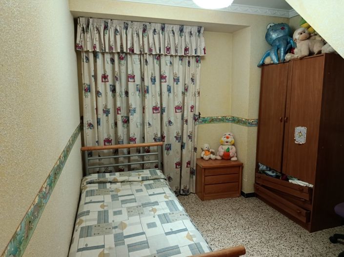 Image No.12-4 Bed Townhouse for sale