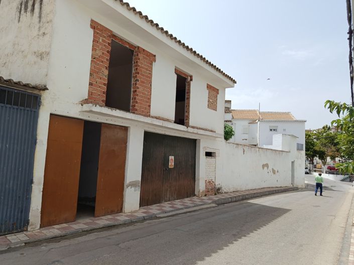 Image No.3-4 Bed Townhouse for sale
