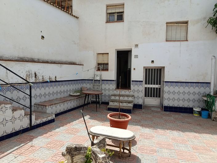 Image No.4-4 Bed Townhouse for sale