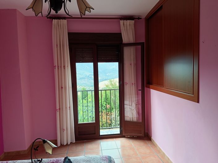 Image No.8-4 Bed Country House for sale