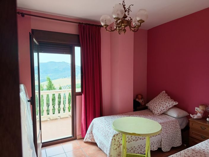 Image No.10-4 Bed Country House for sale