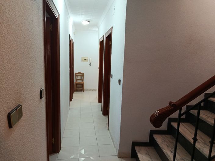 Image No.20-5 Bed Townhouse for sale