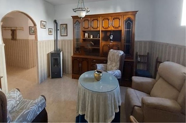 Image No.8-7 Bed Townhouse for sale