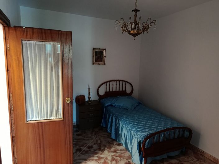 Image No.17-7 Bed Townhouse for sale