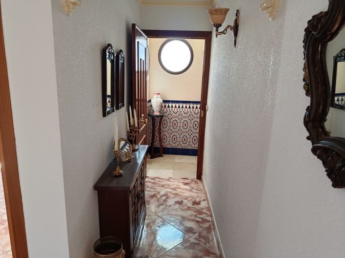 Image No.18-7 Bed Townhouse for sale