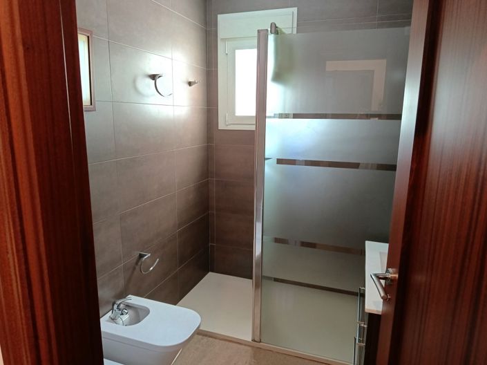 Image No.20-7 Bed Townhouse for sale