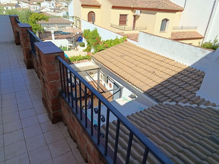 Image No.7-7 Bed Townhouse for sale