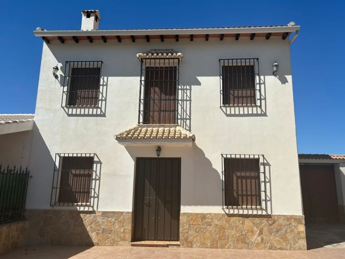 Image No.9-Maison de campagne de 3 chambres à vendre à Luque