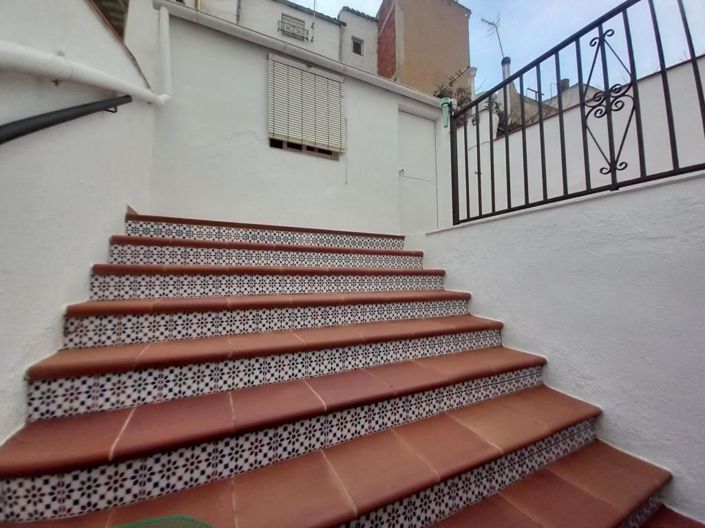 Image No.18-3 Bed Townhouse for sale
