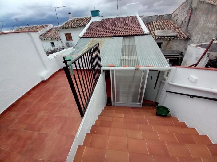 Image No.19-3 Bed Townhouse for sale