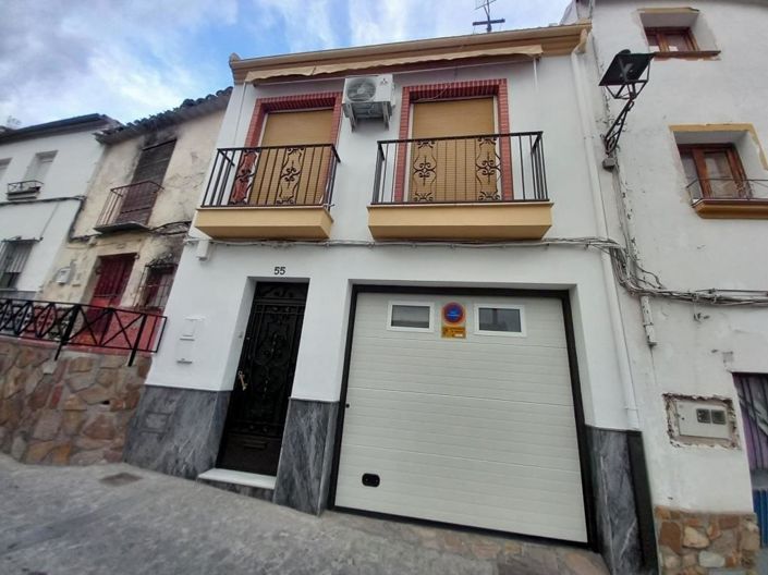 Image No.3-3 Bed Townhouse for sale