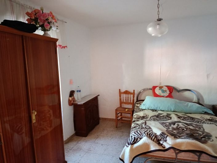 Image No.19-4 Bed Townhouse for sale