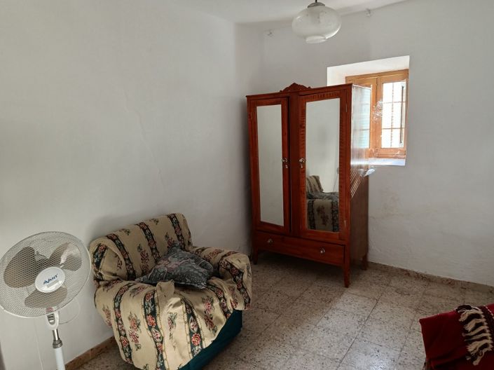 Image No.20-4 Bed Townhouse for sale