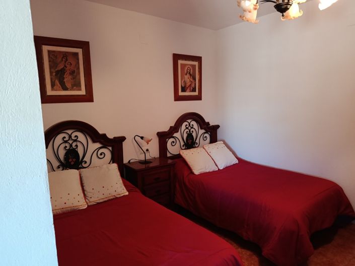Image No.18-4 Bed Townhouse for sale