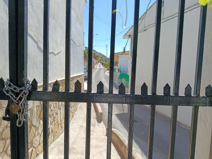 Image No.21-4 Bed Townhouse for sale