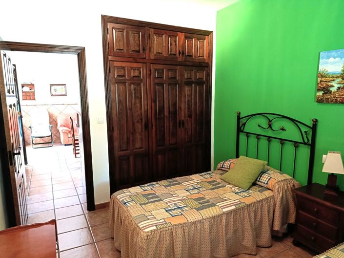 Image No.20-3 Bed Chalet for sale