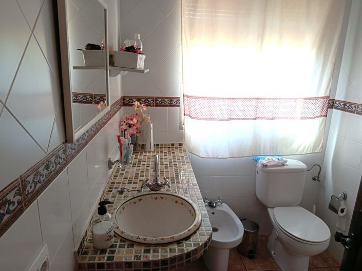 Image No.23-3 Bed Chalet for sale