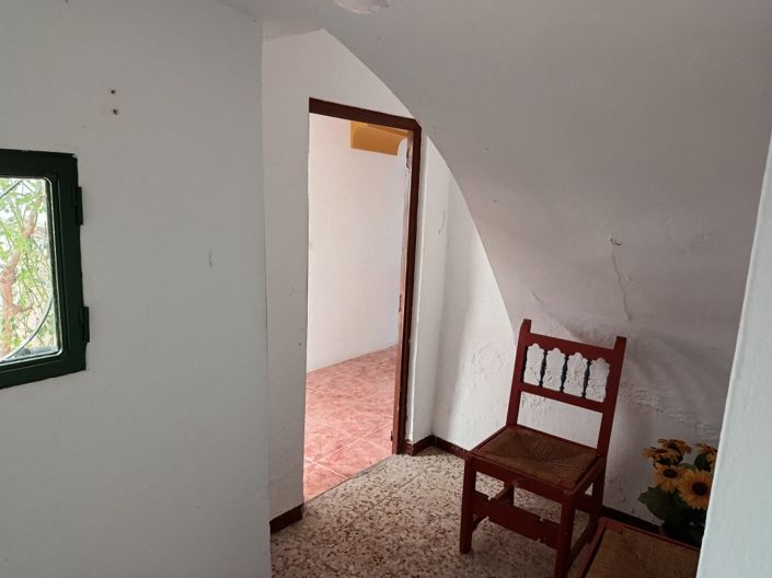 Image No.12-5 Bed Townhouse for sale