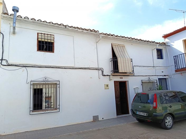 Image No.21-5 Bed Townhouse for sale