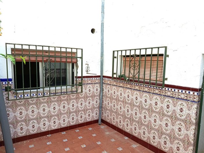 Image No.3-5 Bed Townhouse for sale