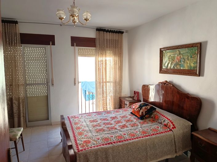 Image No.13-4 Bed Townhouse for sale
