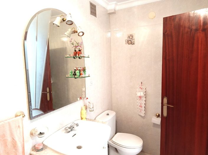 Image No.15-4 Bed Townhouse for sale