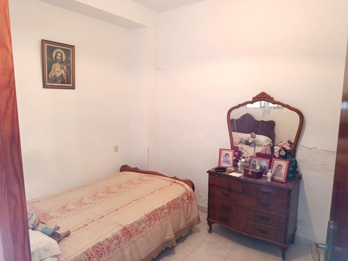 Image No.19-4 Bed Townhouse for sale