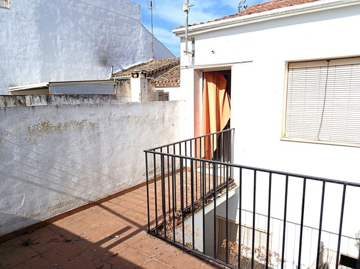 Image No.3-4 Bed Townhouse for sale
