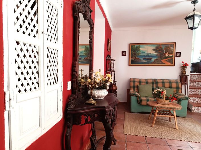 Image No.16-6 Bed Townhouse for sale
