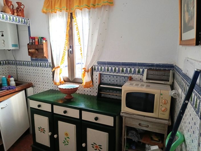 Image No.24-6 Bed Townhouse for sale
