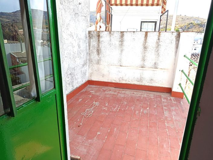 Image No.26-6 Bed Townhouse for sale
