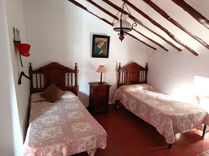 Image No.30-6 Bed Townhouse for sale
