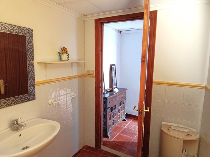 Image No.34-6 Bed Townhouse for sale