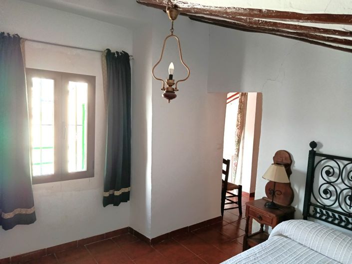 Image No.37-6 Bed Townhouse for sale