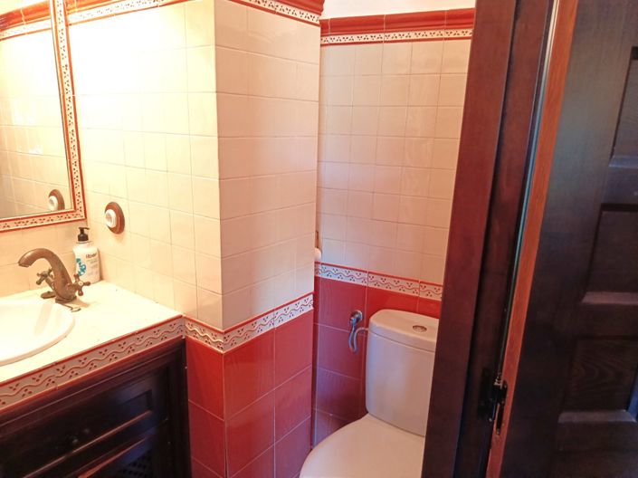 Image No.12-2 Bed Country Property for sale