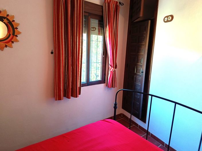 Image No.17-2 Bed Country Property for sale